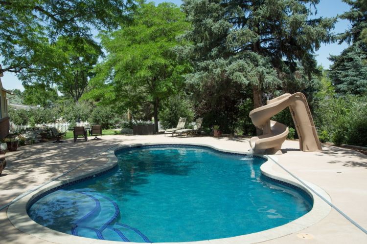 Majestic pool cleaning, sparkling pool after professional pool maintenance in Jacksonville, FL.